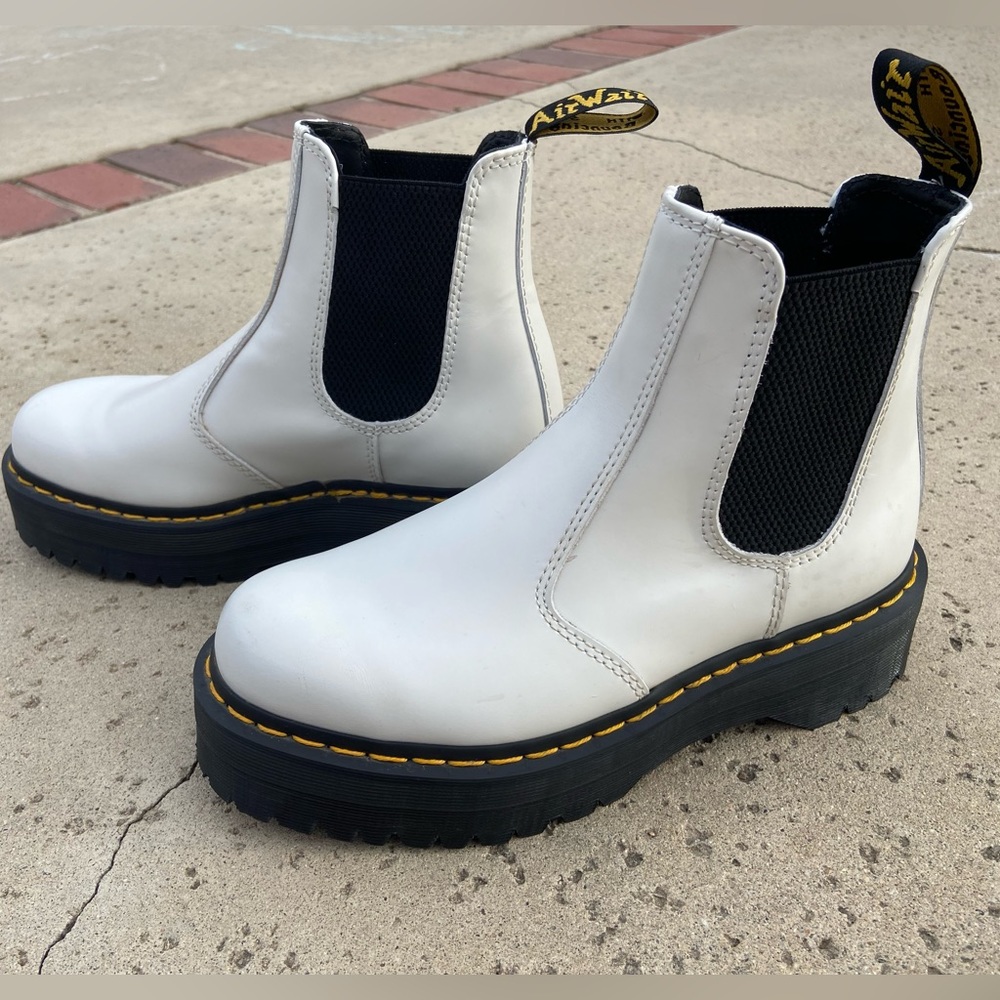 Dr. Martens 2976 quad boot